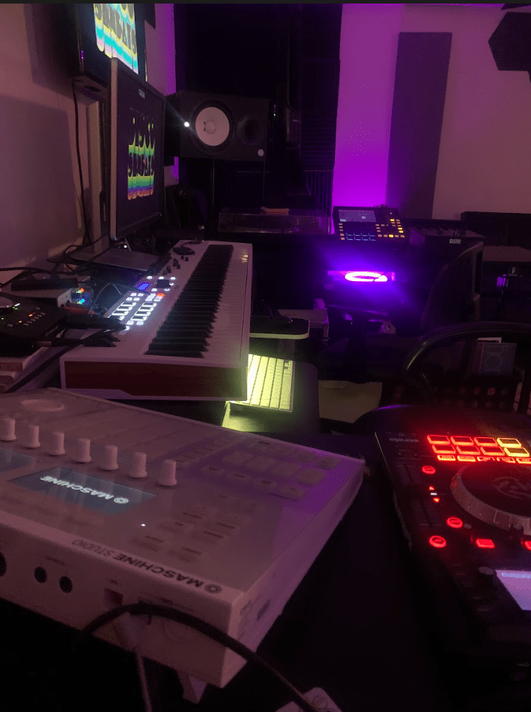 Disco SundaysMixing SessionFinal Mixing Session
Finalize your Music, Commercials, Advertisements, Podcasts, etc. Stereo and 5.1 capabilities. $70 PER SONG